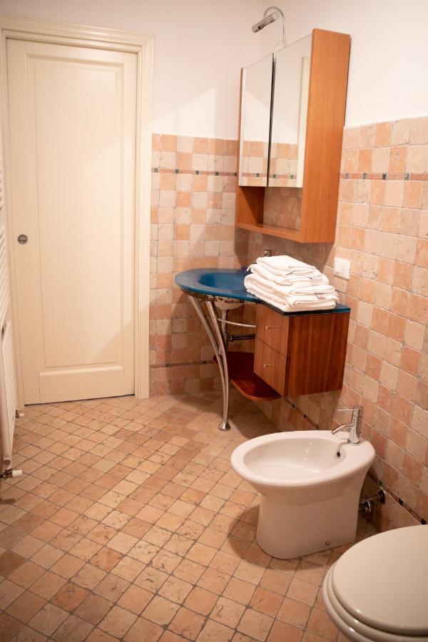 Iseolakerental - La Stallina - Monte Isola Buitenkant foto